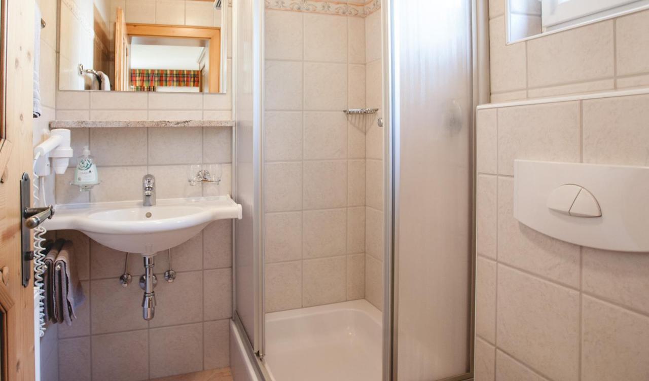 Apart Astoria カップル エクステリア 写真